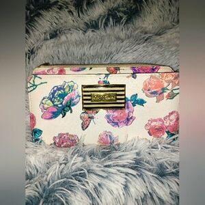 Betsy Johnson Floral Cream Women's Wallet Used But Still In  Great Condition